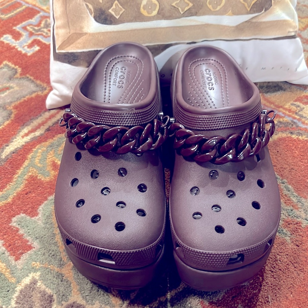 Burgundy Chain Mule Crocs